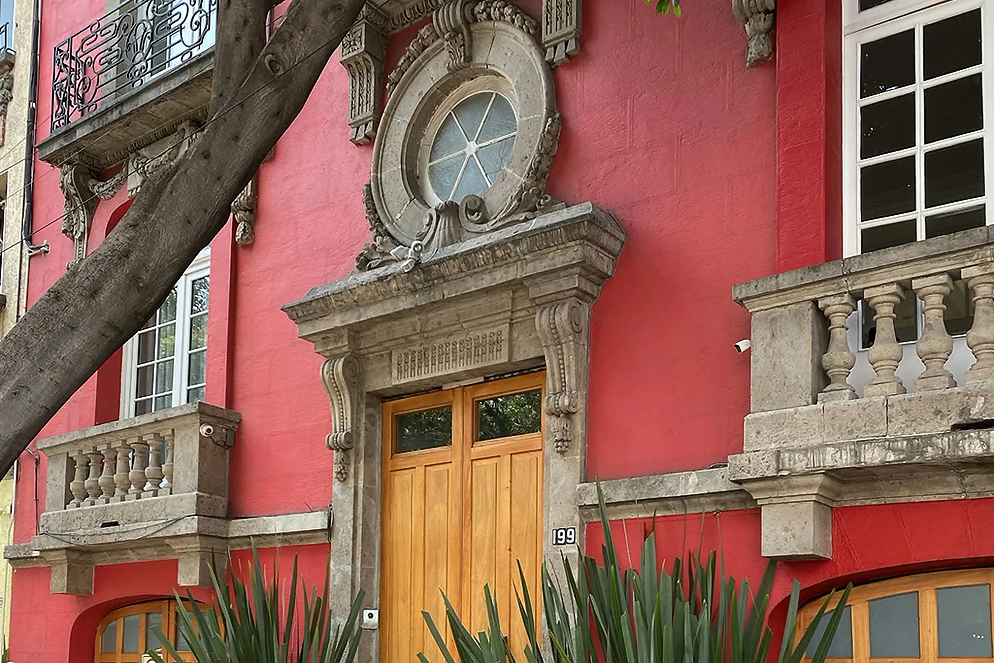 Casa Goliana facade — restored early 20th-century mansion in Roma Norte